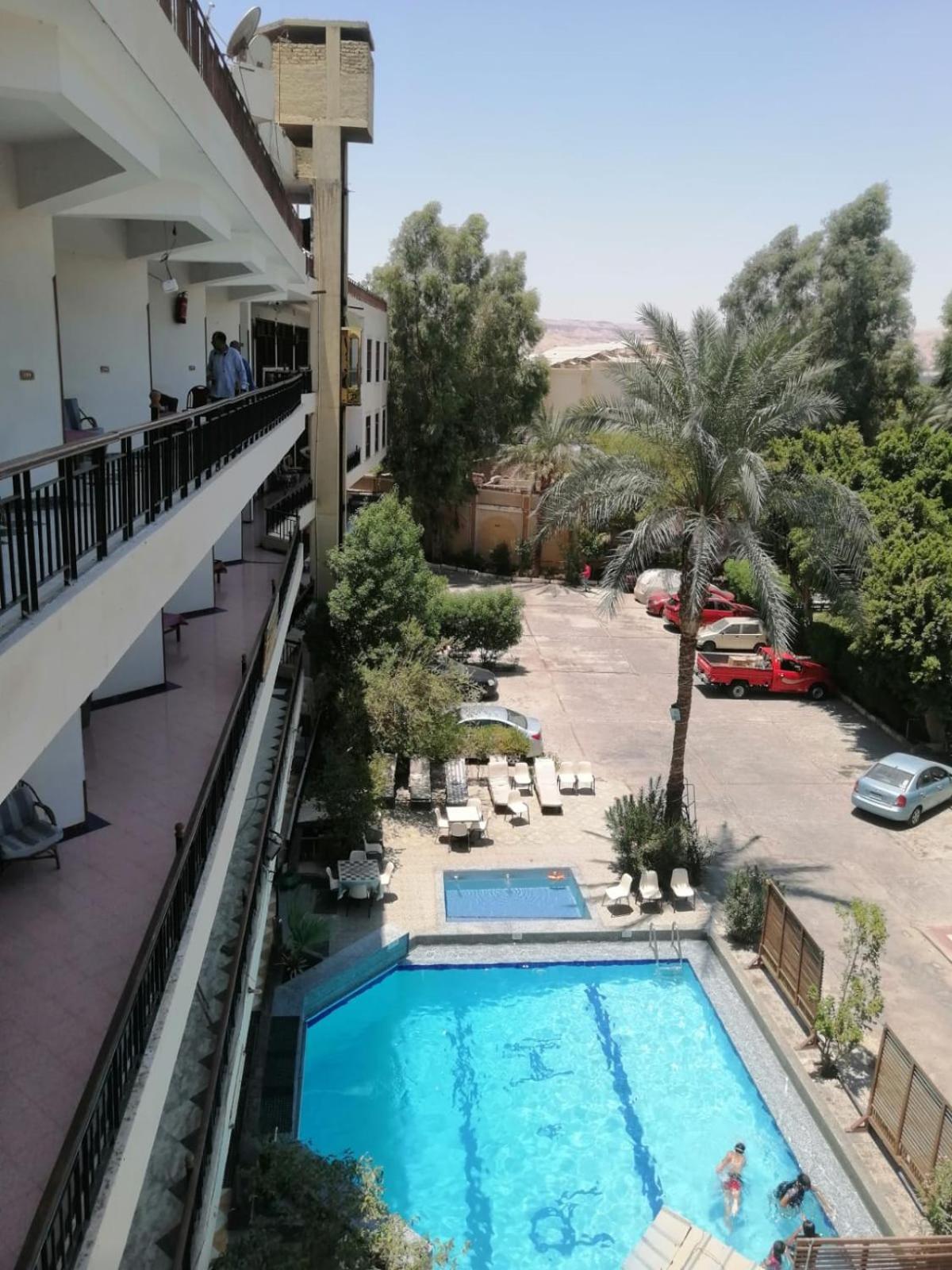 Rezeiky Hotel & Camp Luxor Exterior photo